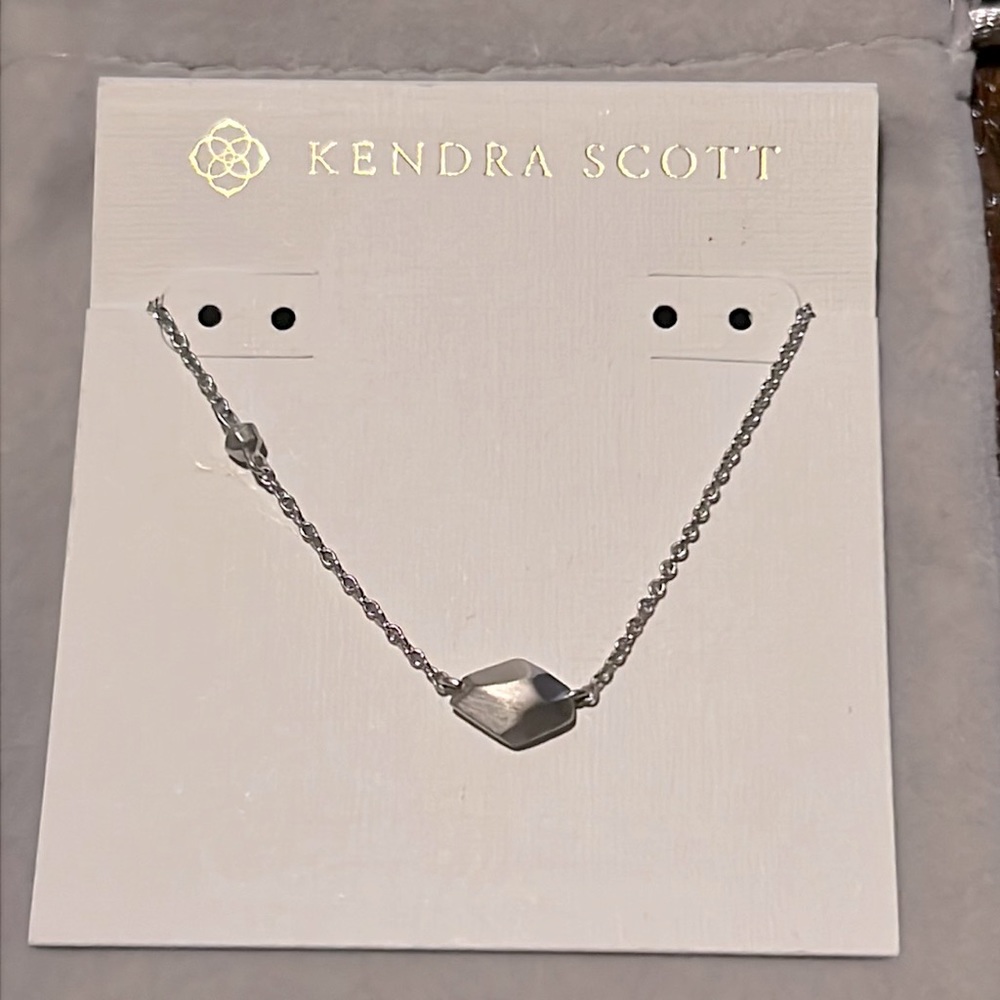 Kendra Scott Laureen necklace